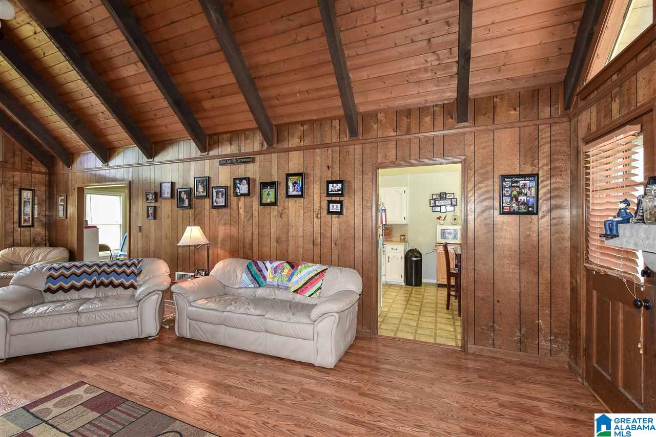 805 Round Hill Road Pelham, AL 35124 - Photo 7 of 40