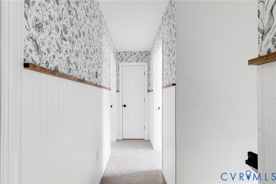 16044 Parsons Road Beaverdam, VA 23015 - Photo 30 of 44 a view of a hallway with closet