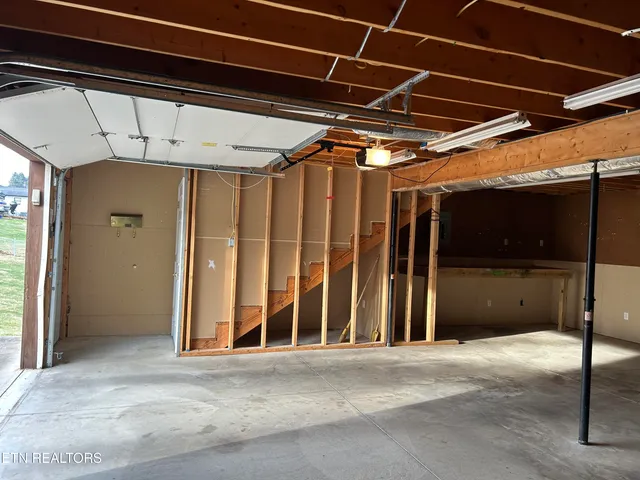 $165,000 | 160 Lincoln Drive, Harrogate, TN 37752