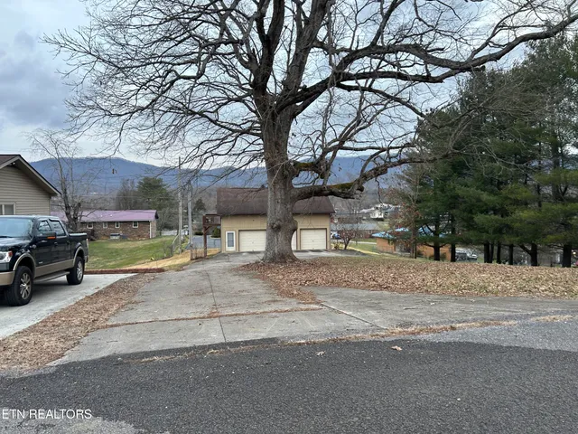 $165,000 | 160 Lincoln Drive, Harrogate, TN 37752