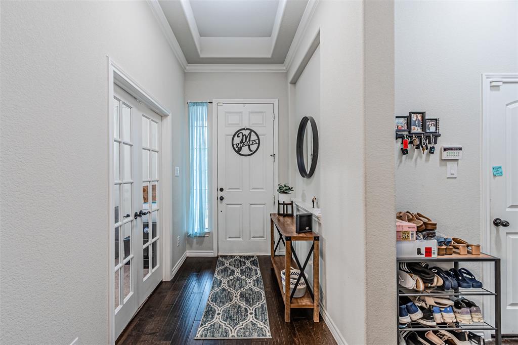 7201 Windy Ridge Drive Fort Worth, TX 76123 - Photo 4 of 36 a view of a livingroom with furniture and toys
