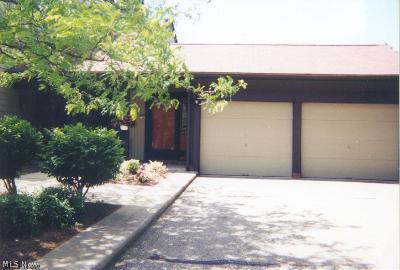 4549 St James Circle, Unit 252 Canton, OH 44708 - Photo 1 of 1 Gallery Image 1