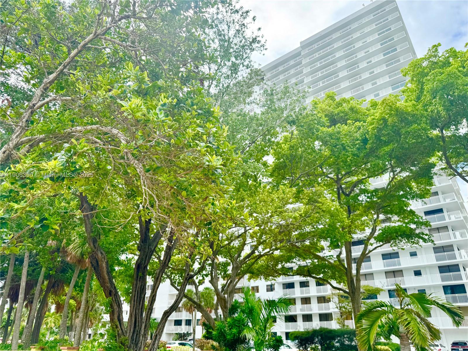 210 174th Street, Unit 1002 Sunny Isles Beach, FL 33160 - Photo 29 of 34 a view of a building