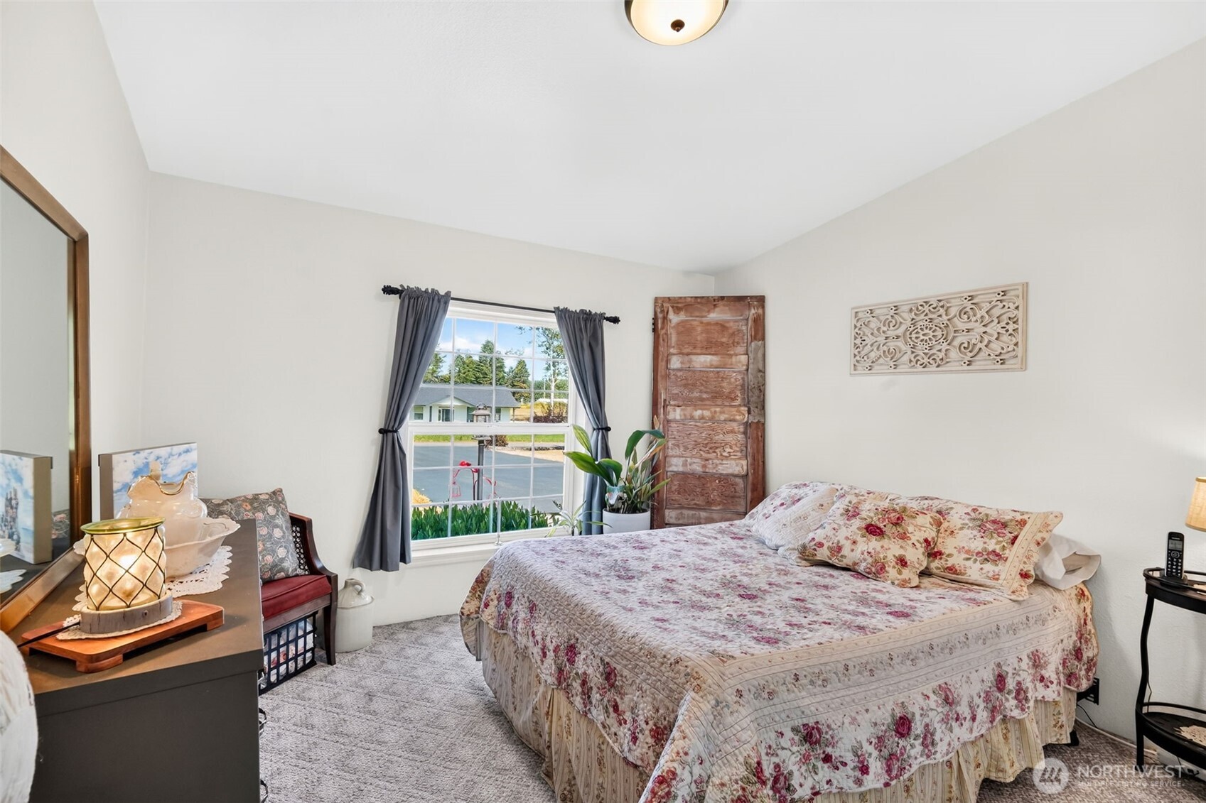 109 Bowers Road Chehalis, WA 98532 - Photo 29 of 38 a bedroom with a bed and a large window