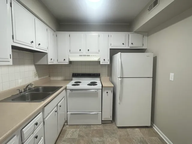 $850 | 729 Townside Road Southwest, Unit 35, Roanoke, VA 24014