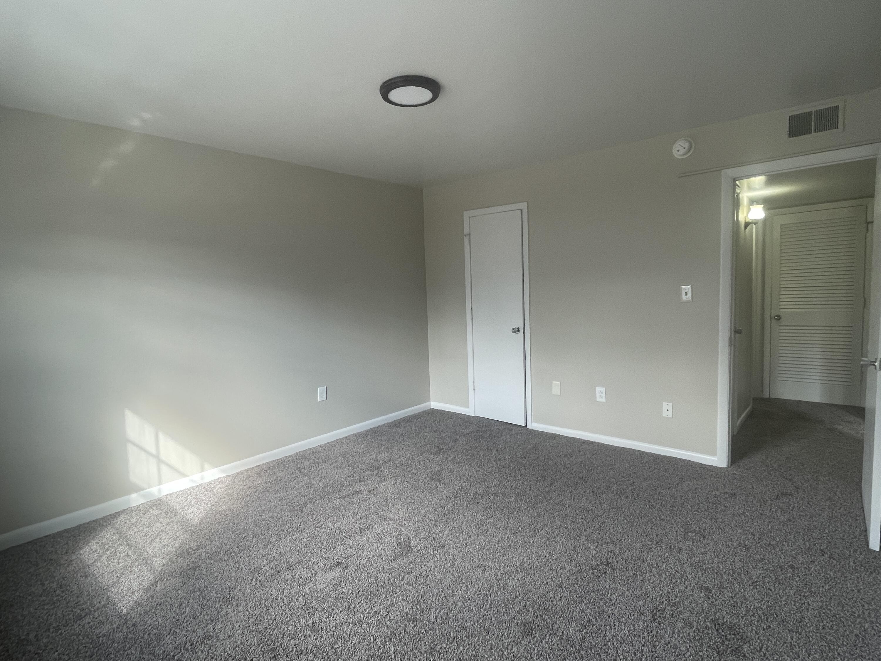 729 Townside Road Southwest, Unit 35 Roanoke, VA 24014 - Photo 5 of 6 a view of an empty room
