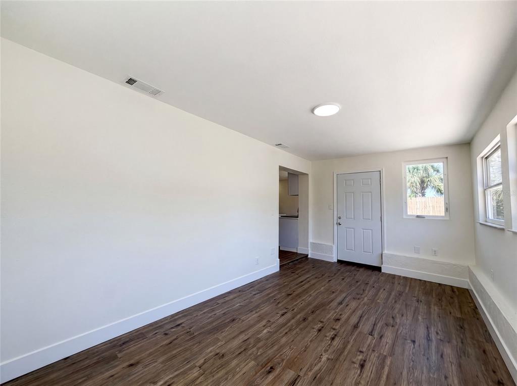 561 Yale Road Venice, FL 34293 - Photo 9 of 22