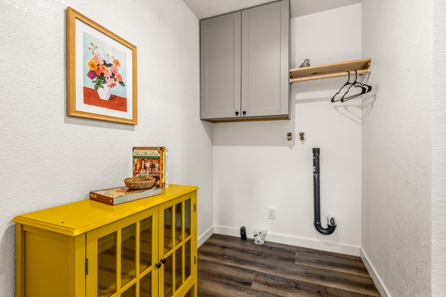16098 Wild Oak Ranch Road Grass Valley, CA 95949 - Photo 19 of 45 a view of utility room