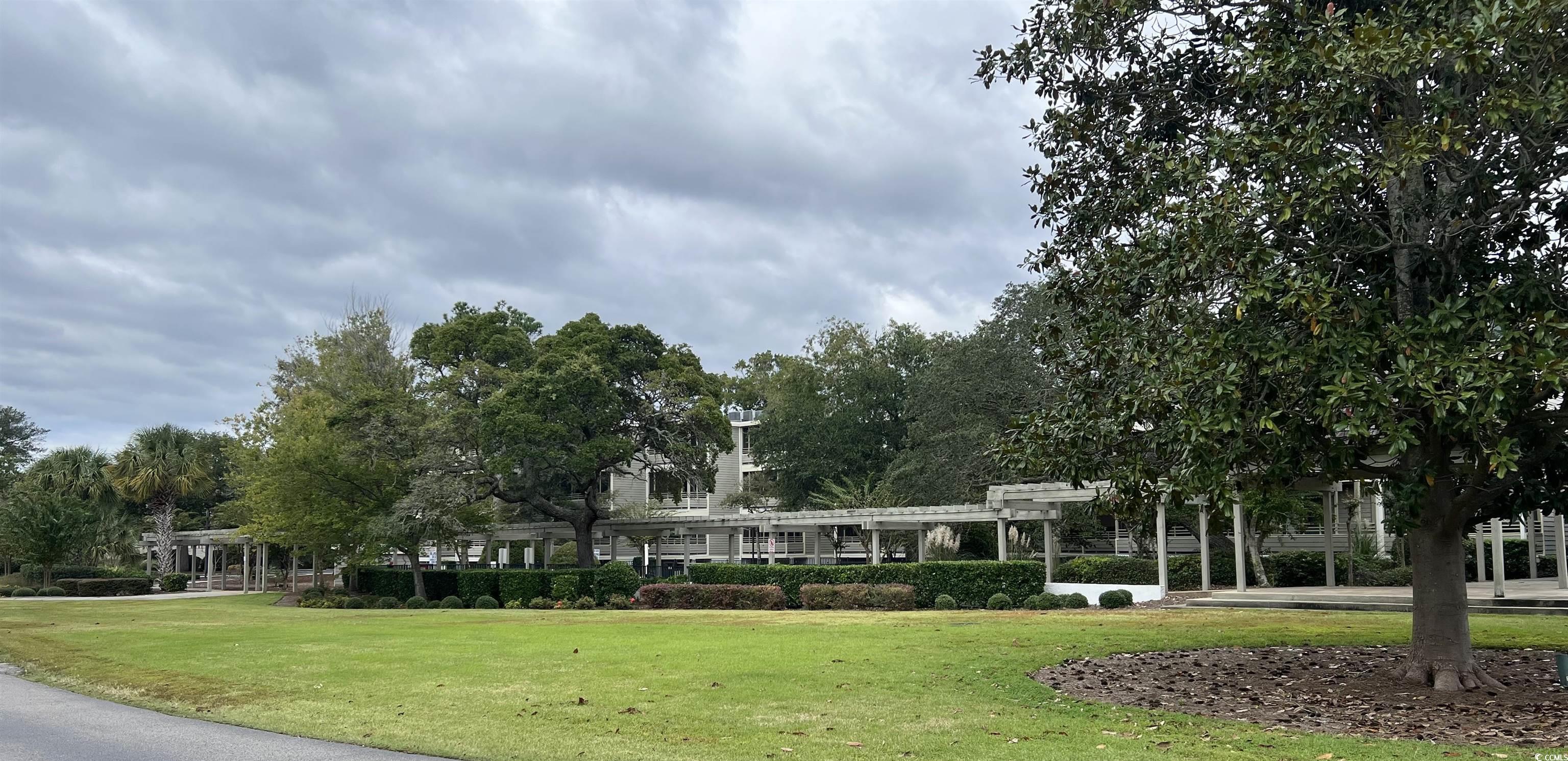 Surrounding community with a lawn