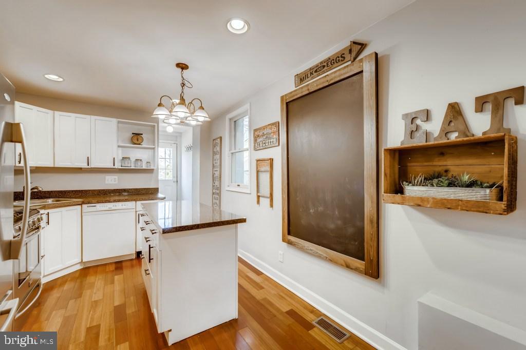 3210 Keswick Road Baltimore, MD 21211 - Photo 14 of 28 Gallery Image 14