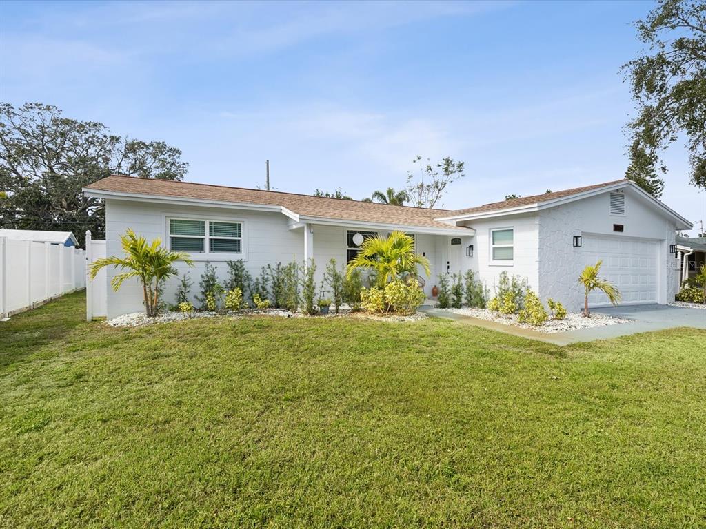 10264 Oakhurst Road Largo, FL 33774 - Photo 2 of 38