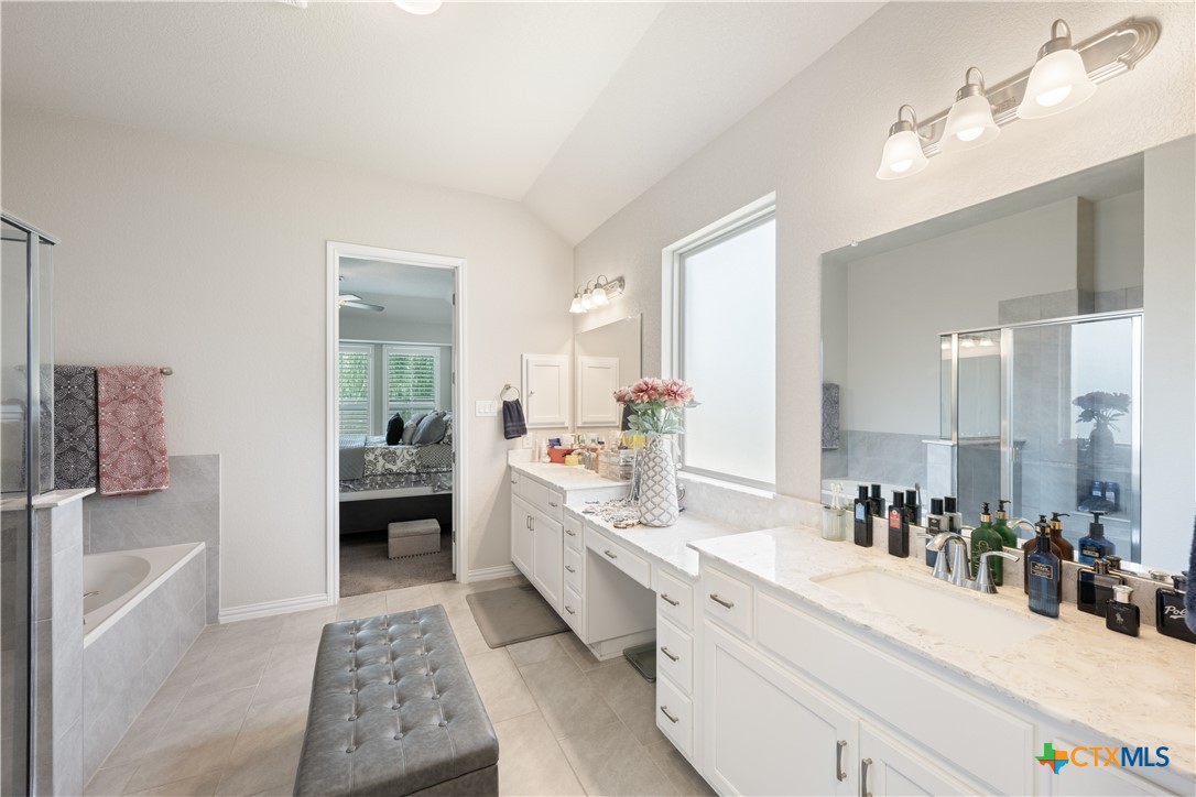 4221 Mercer Road Georgetown, TX 78628 - Photo 25 of 29 Primary Bathroom