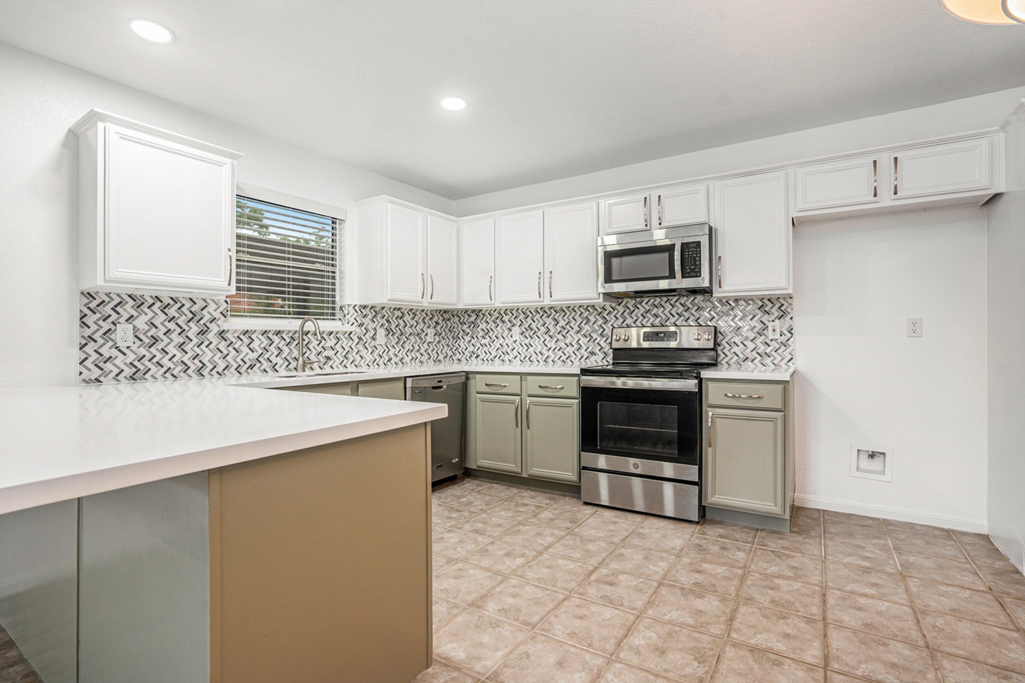 211 Hunt Road, Unit 211 Baytown, TX 77521 - Photo 7 of 27 Freshly painted kitchen cabinets