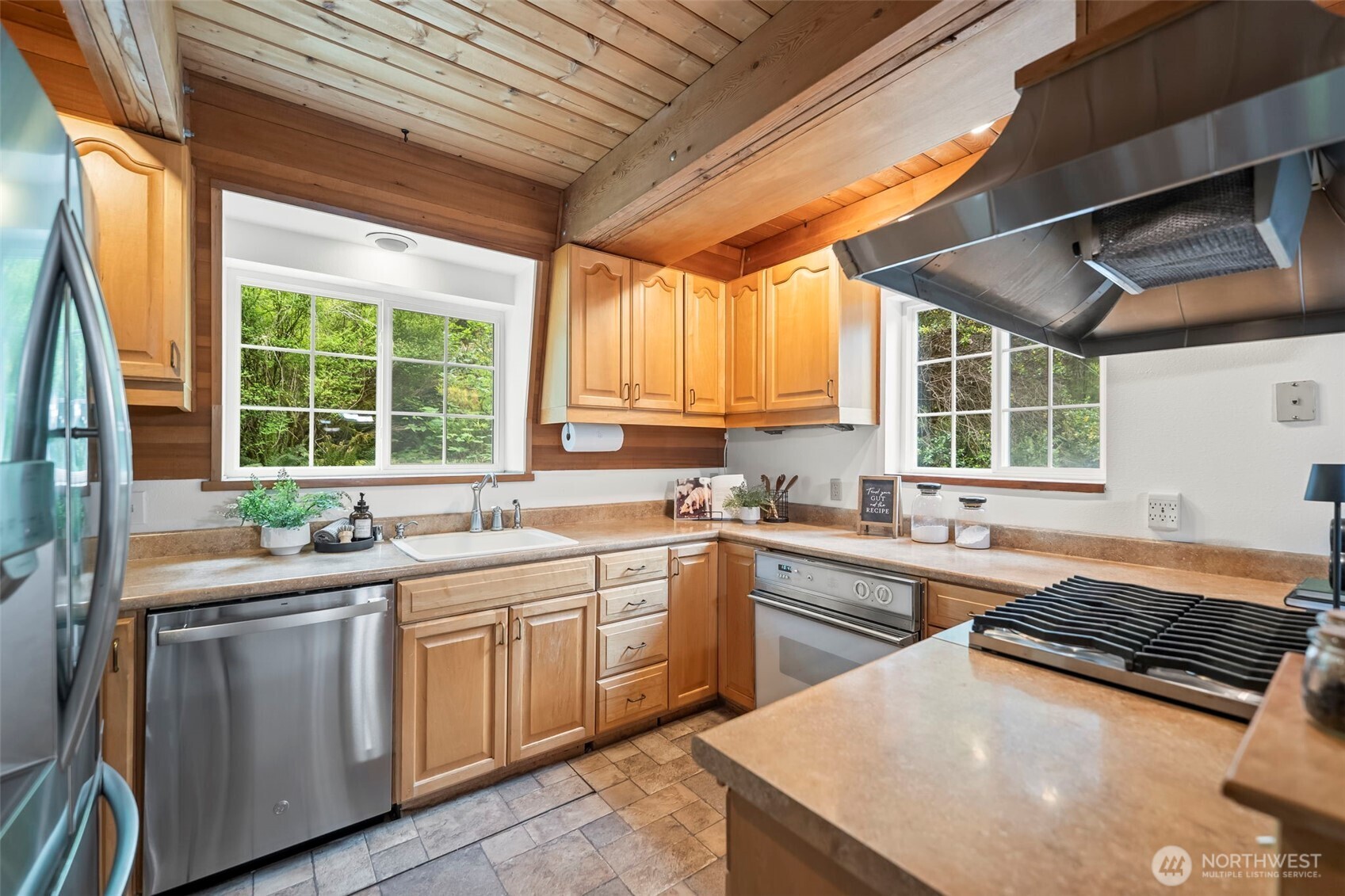 4691 Southeast Nelson Road Olalla, WA 98359 - Photo 11 of 40 Gallery Image 11
