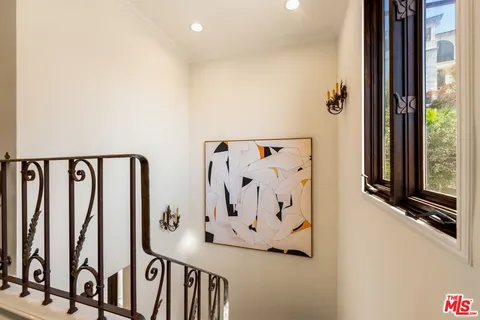 $2,999,000 | 6930 Oporto Drive, Los Angeles, CA 90068