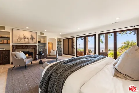 $2,999,000 | 6930 Oporto Drive, Los Angeles, CA 90068