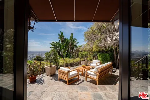 $2,999,000 | 6930 Oporto Drive, Los Angeles, CA 90068