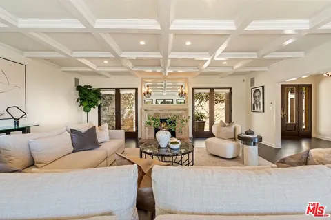 $2,999,000 | 6930 Oporto Drive, Los Angeles, CA 90068