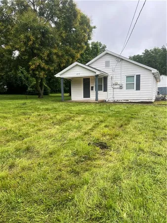 $109,000 | 15904 East T C Lea Road, Independence, MO 64050