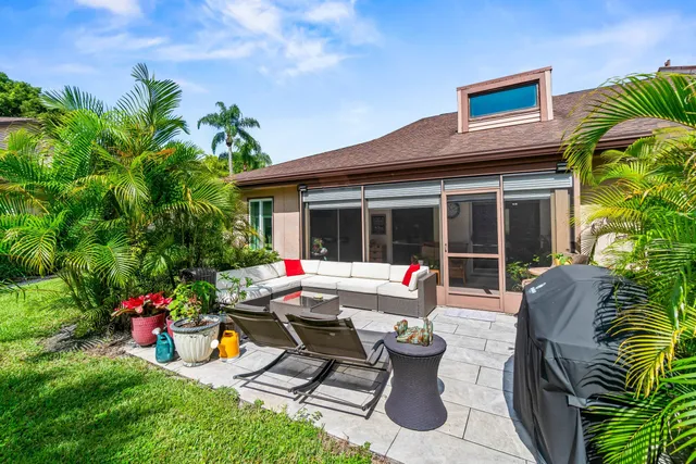 $365,000 | 4670 Fountains Drive South, Lake Worth, FL 33467