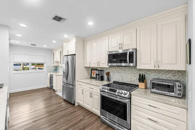 $365,000 | 4670 Fountains Drive South, Lake Worth, FL 33467