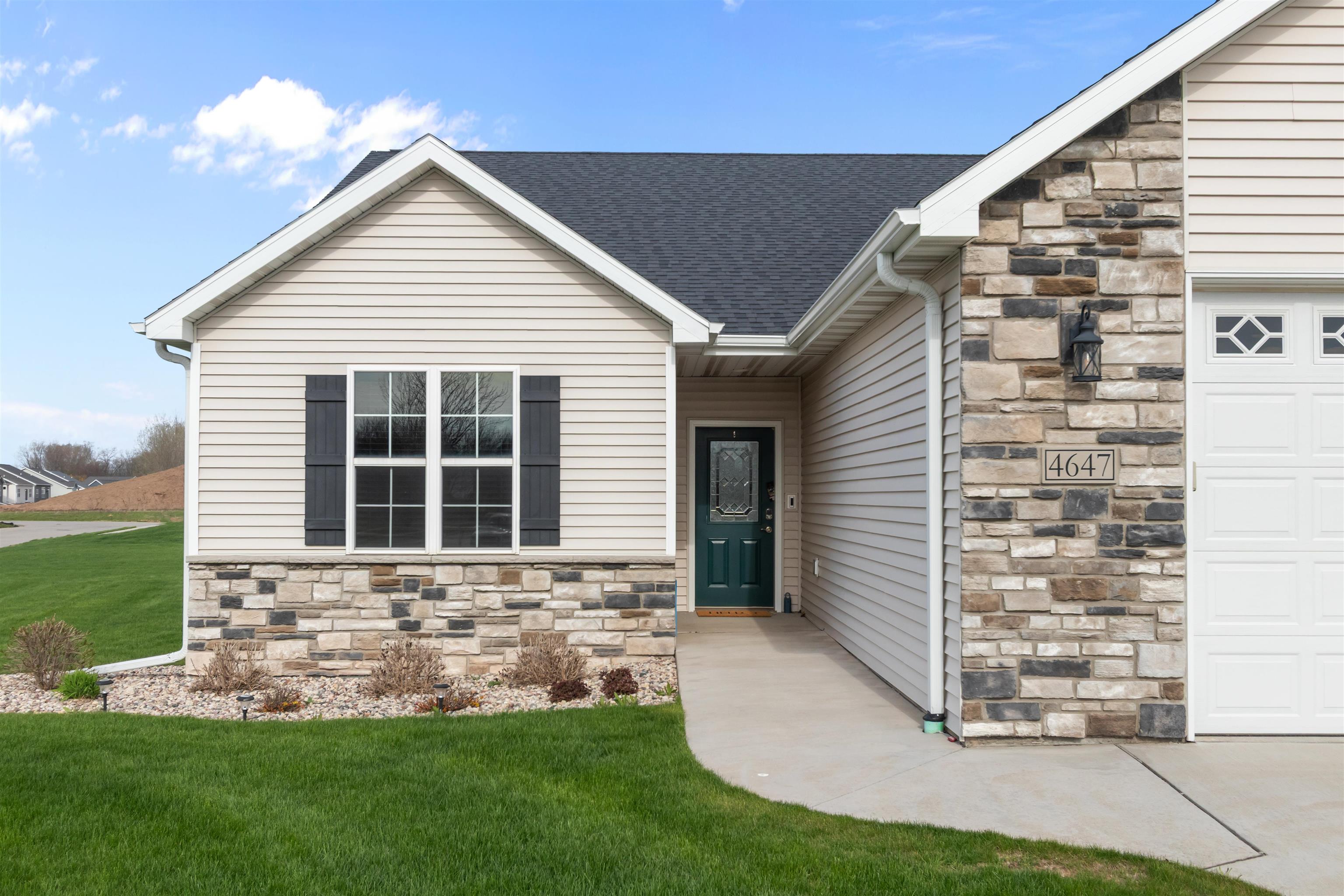 4647 North Cherryvale Avenue Appleton, WI 54913 - Photo 4 of 57