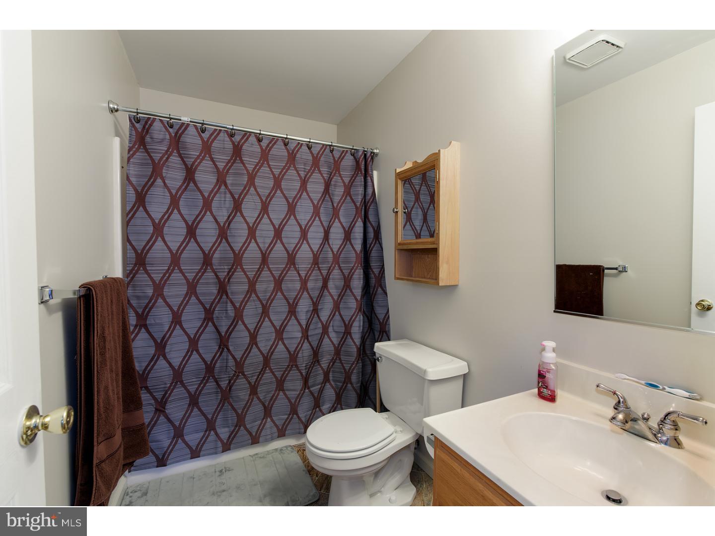 2805 Knoll Way Reading, PA 19608 - Photo 14 of 20 Master Bathroom
