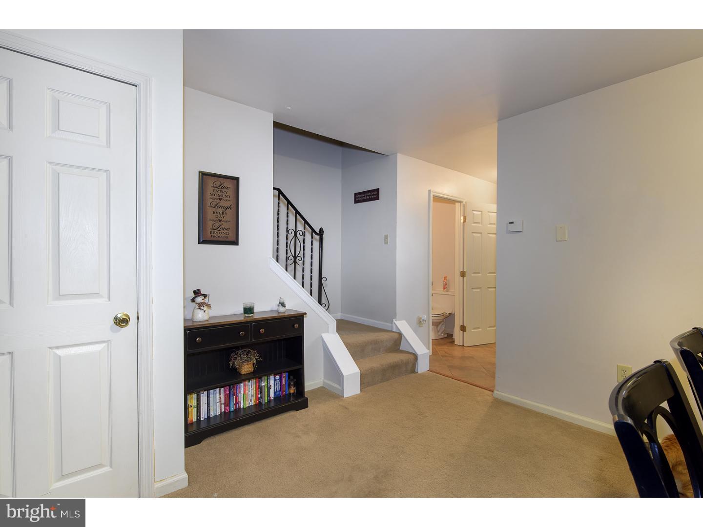 2805 Knoll Way Reading, PA 19608 - Photo 10 of 20 Dining Room