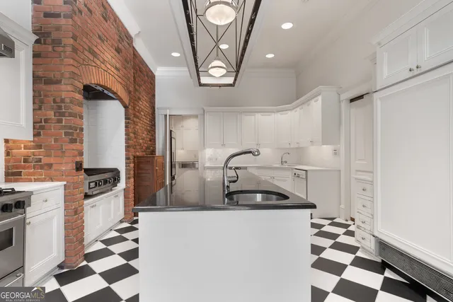 $2,400,000 | 617 Dixie Avenue, Madison, GA 30650