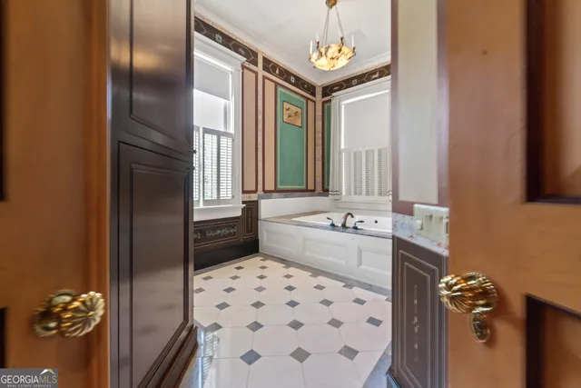 $2,400,000 | 617 Dixie Avenue, Madison, GA 30650