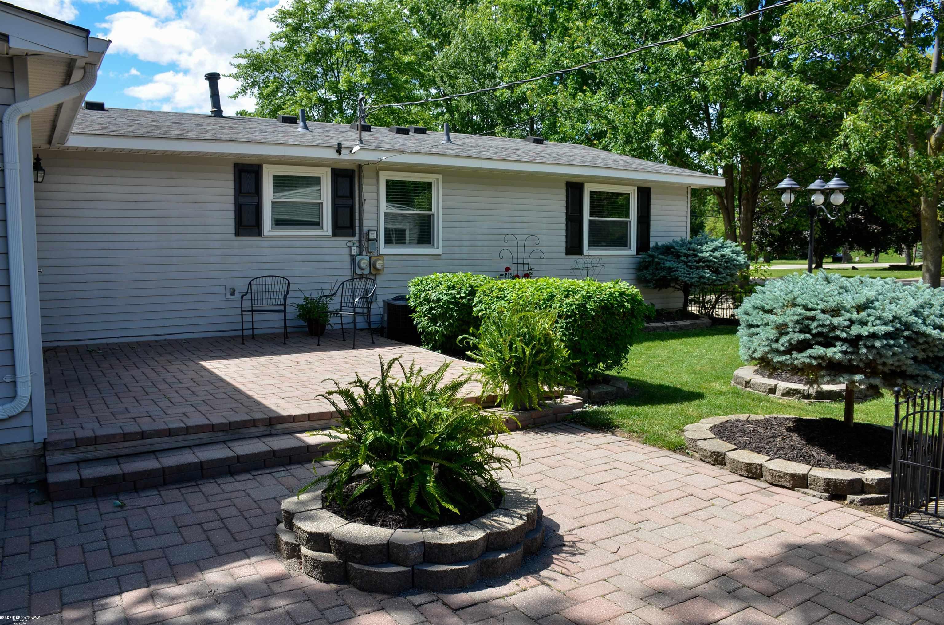 50400 Fairchild Road New Baltimore, MI 48051 - Photo 19 of 36