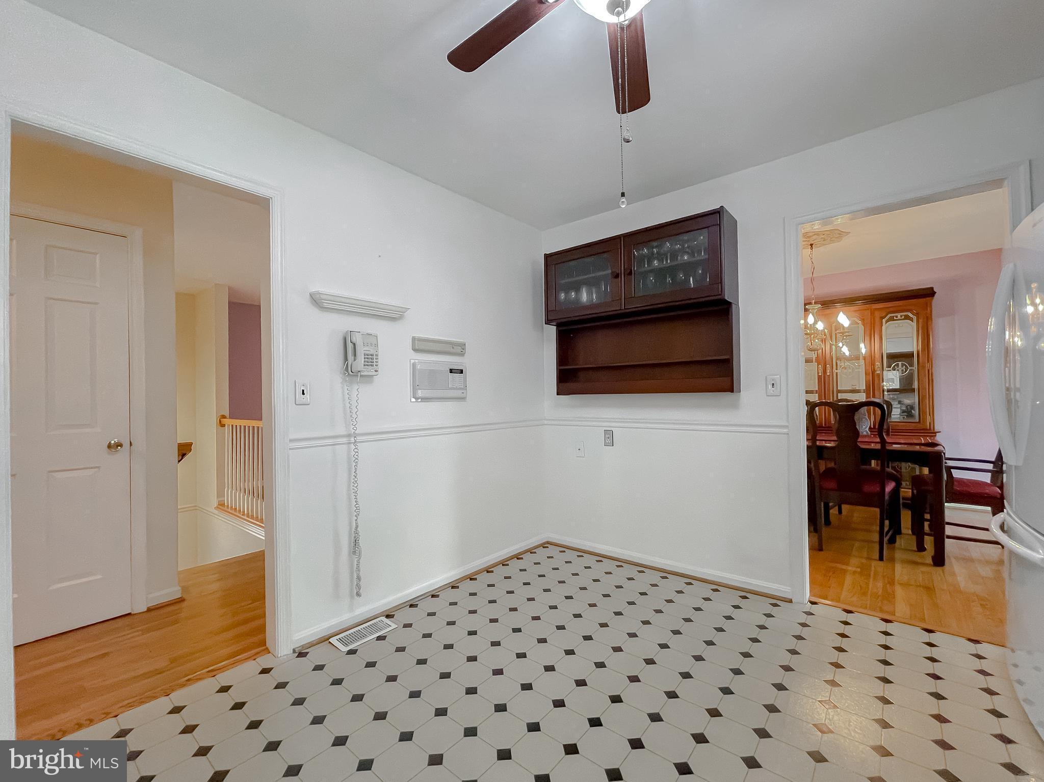 7004 Vismanco Lane Clinton, MD 20735 - Photo 20 of 63 a bedroom with a bed and a view of bathroom
