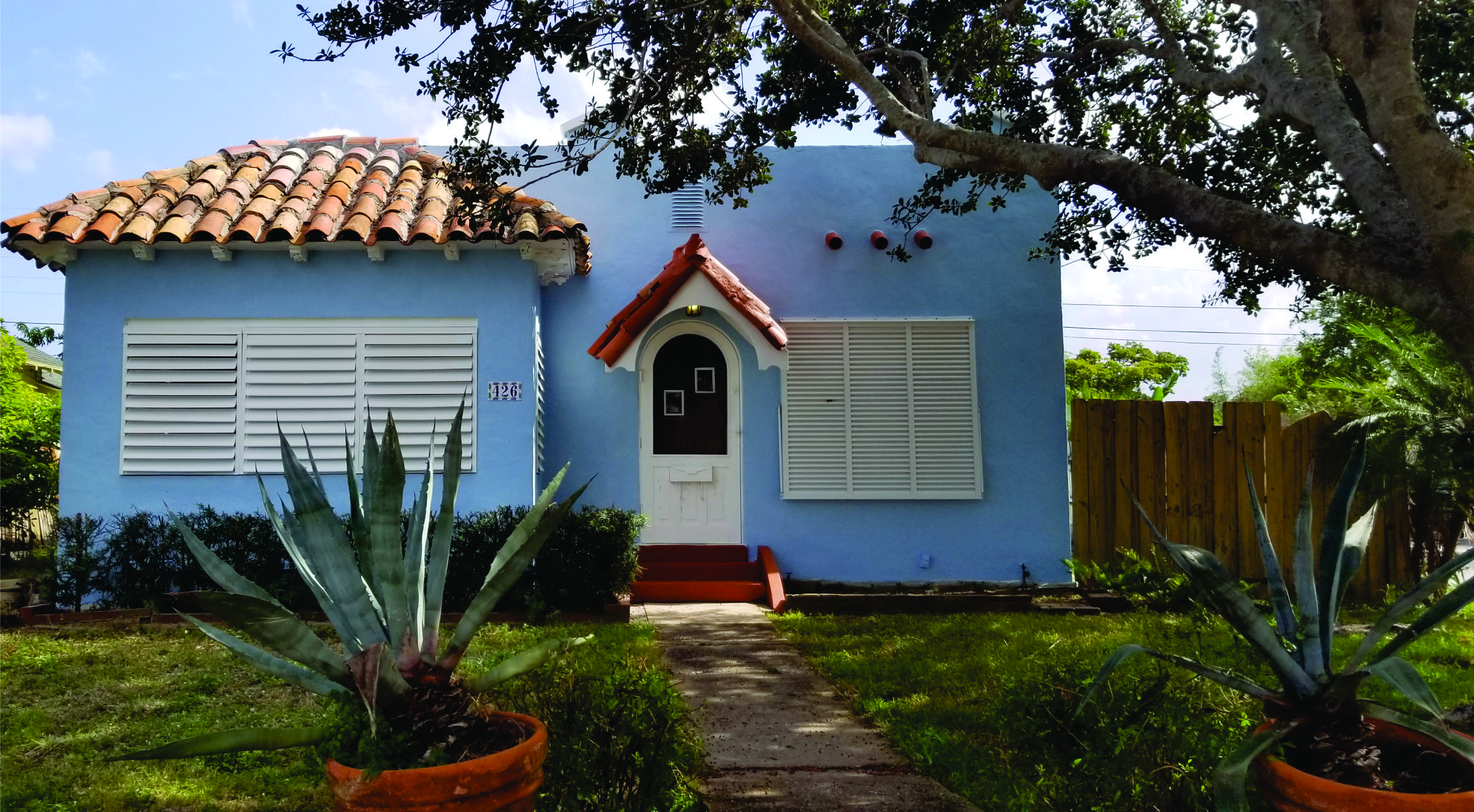 426 COLONIAL FRONT