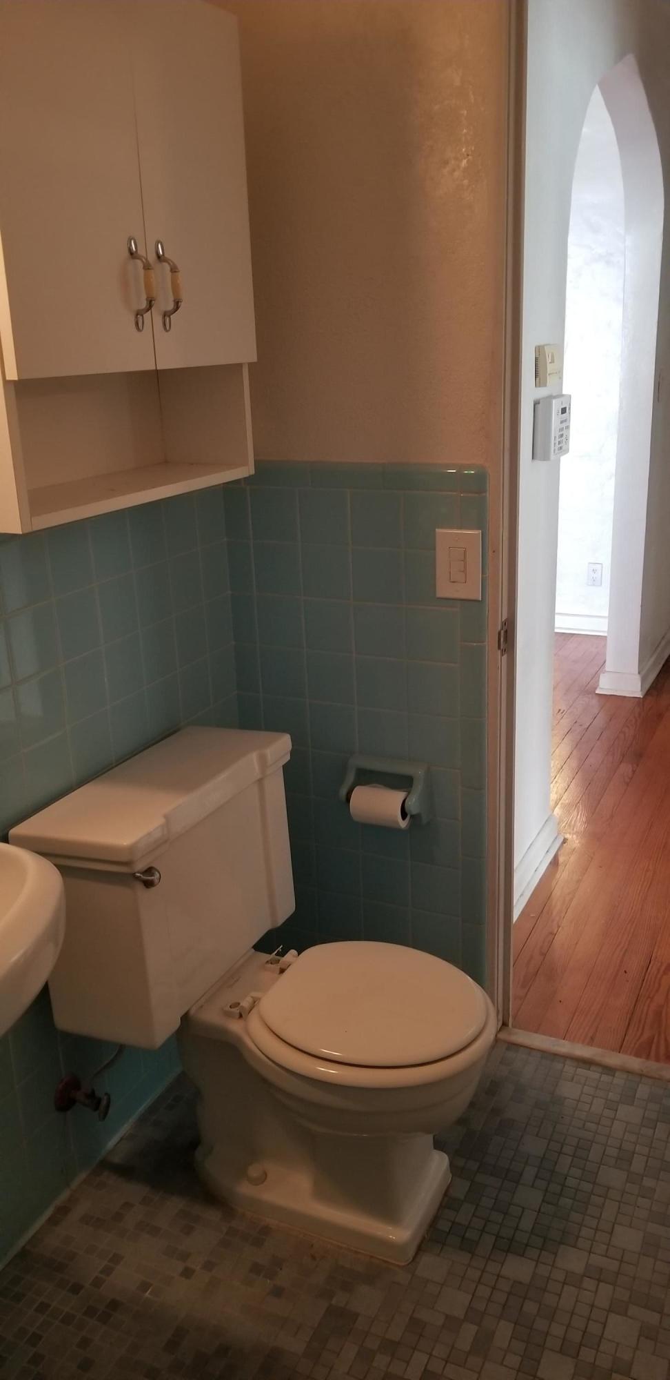426 Colonial Road West Palm Beach, FL 33405 - Photo 13 of 23 Bathroom 2