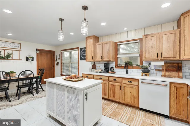 $630,000 | 2050 Back Road, Woodstock, VA 22664