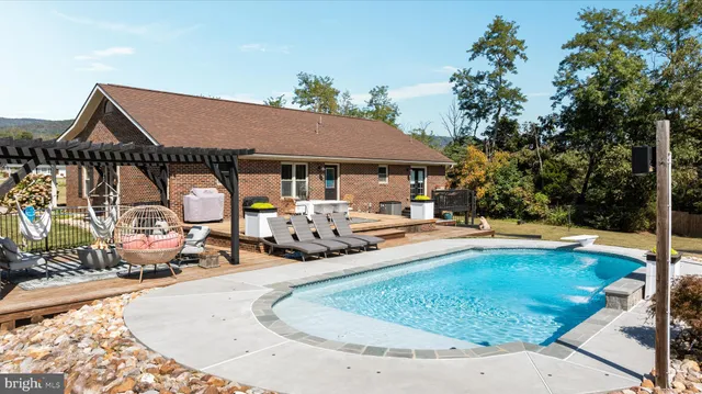 $630,000 | 2050 Back Road, Woodstock, VA 22664