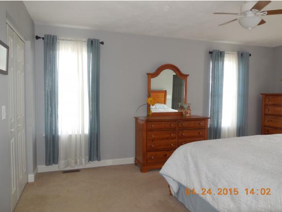 25 Hall Road, Unit 25 Fremont, NH 03044 - Photo 19 of 35