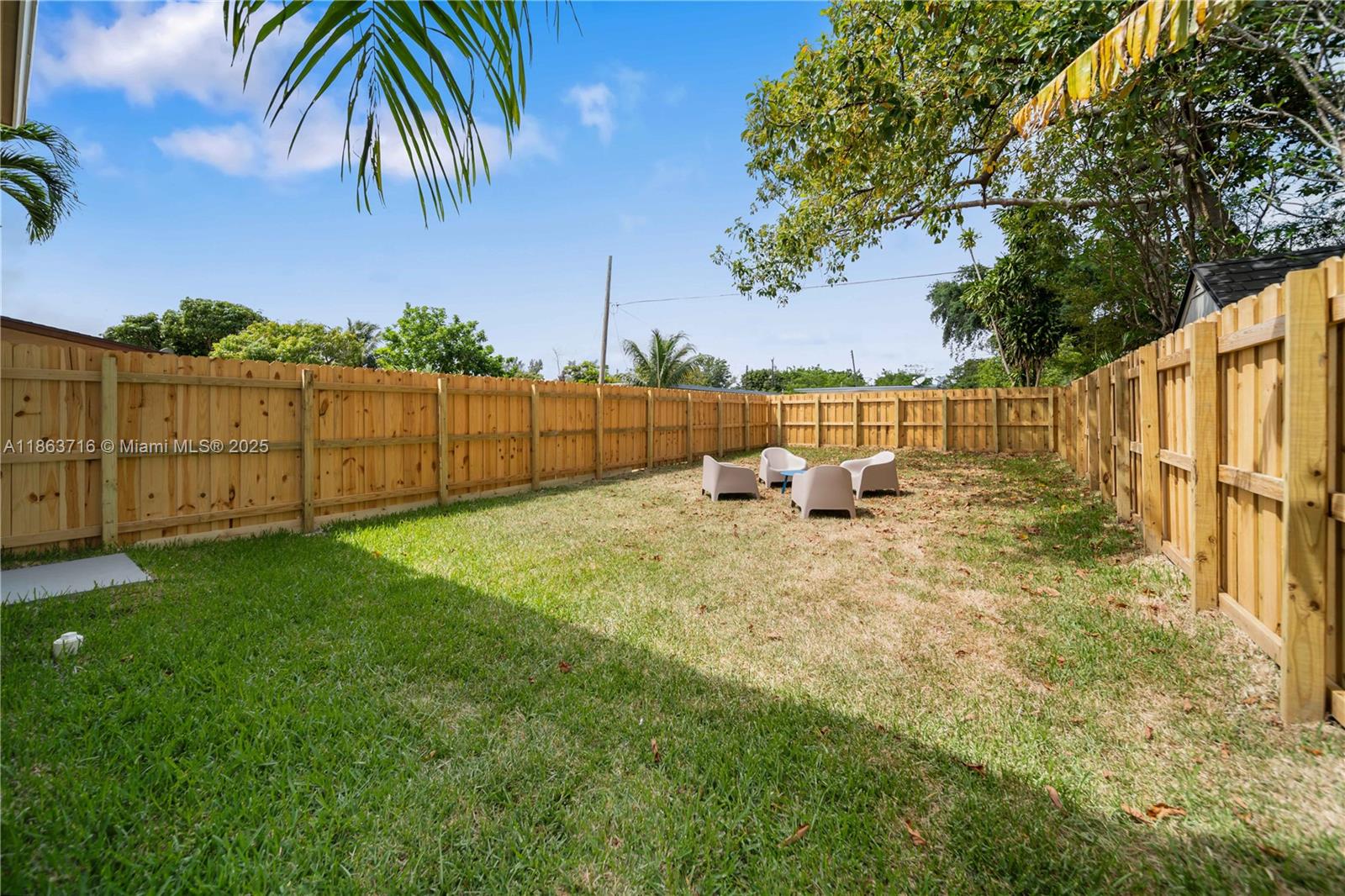 1183 Northeast 111th Street, Unit 1183 Miami, FL 33161 - Photo 19 of 20 a view of a garden