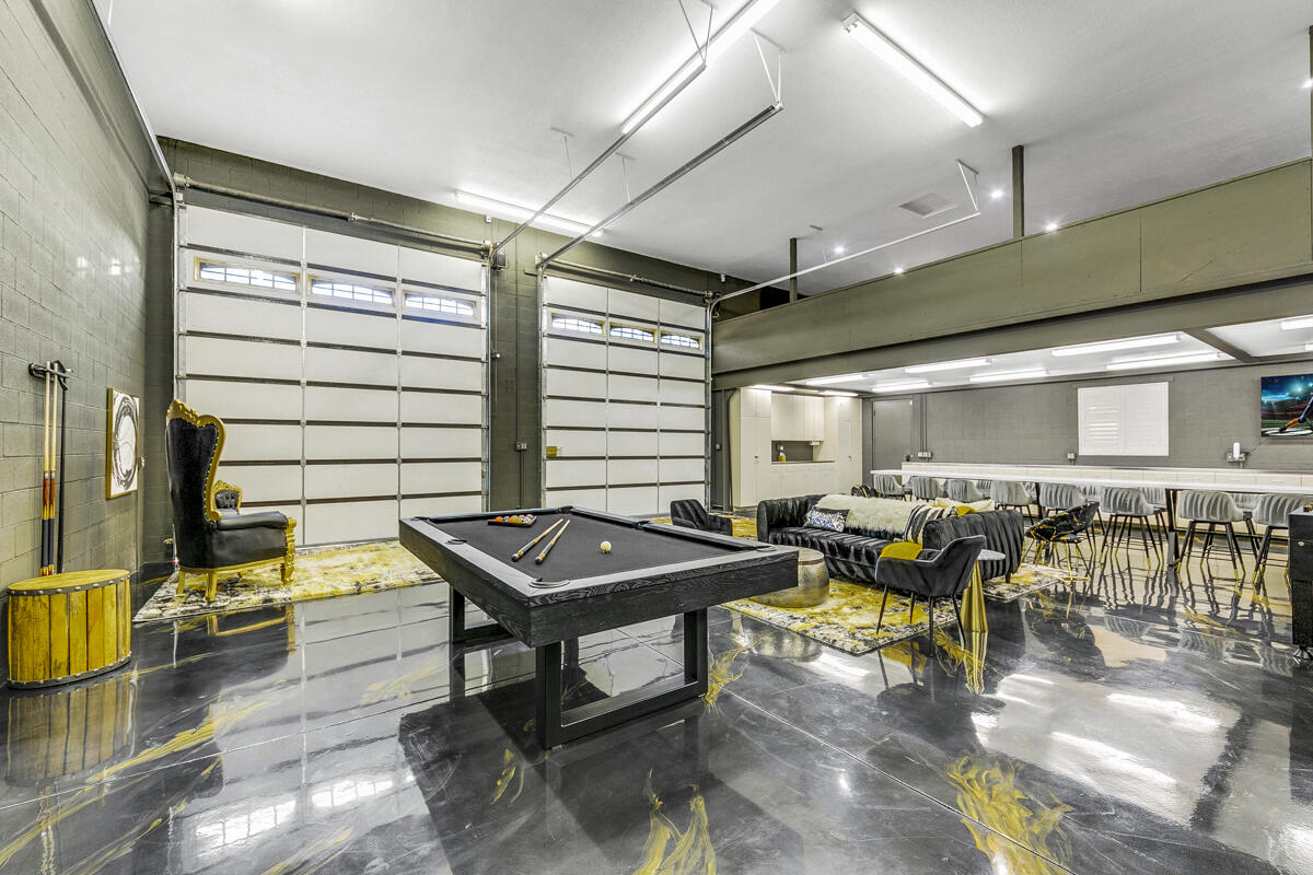 41370 Sparkey Way Bermuda Dunes, CA 92203 - Photo 69 of 82 a outdoor space with lots of chairs and mirrors