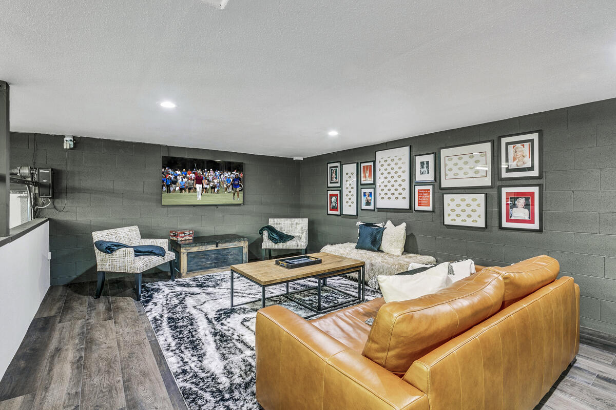 41370 Sparkey Way Bermuda Dunes, CA 92203 - Photo 78 of 82 a living room with furniture kitchen view and a window