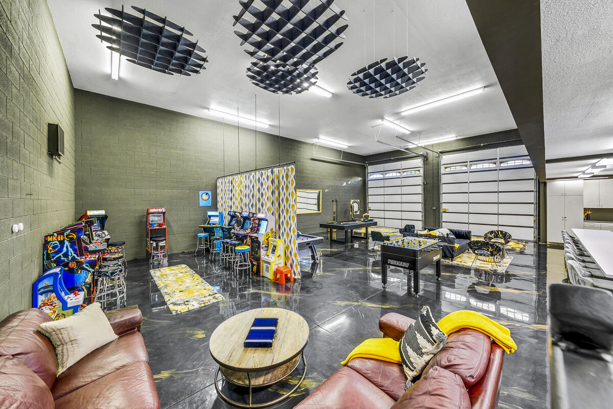 41370 Sparkey Way Bermuda Dunes, CA 92203 - Photo 81 of 82 a living room with furniture kitchen view and a table