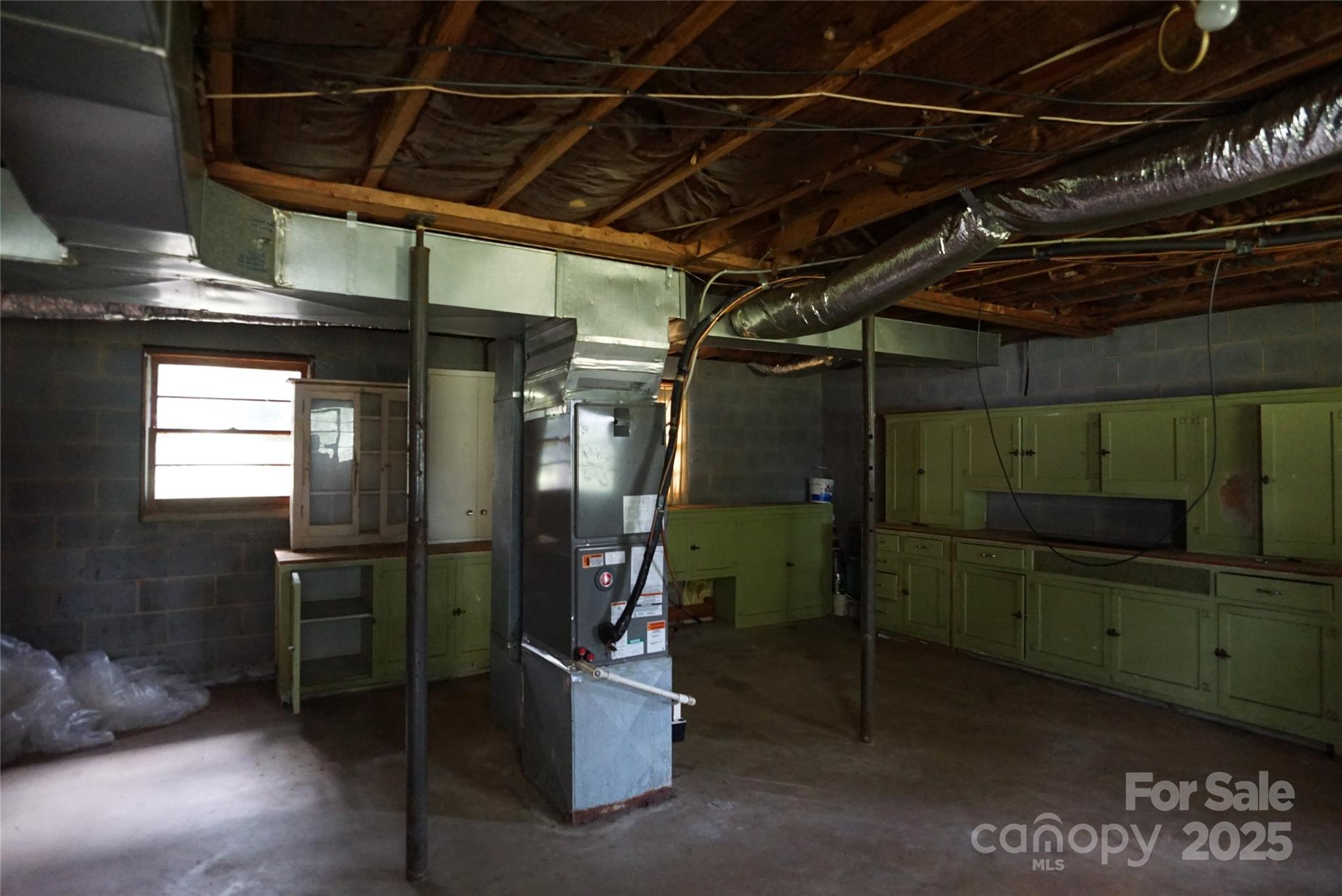 1605 3rd Street Northeast Conover, NC 28613 - Photo 16 of 19 a view of room