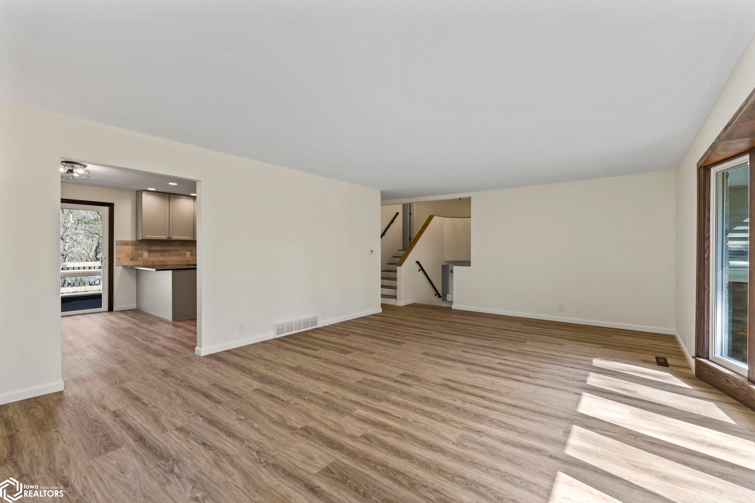 2695 Timberlane Road Webster City, IA 50595 - Photo 8 of 45 Gallery Image 8