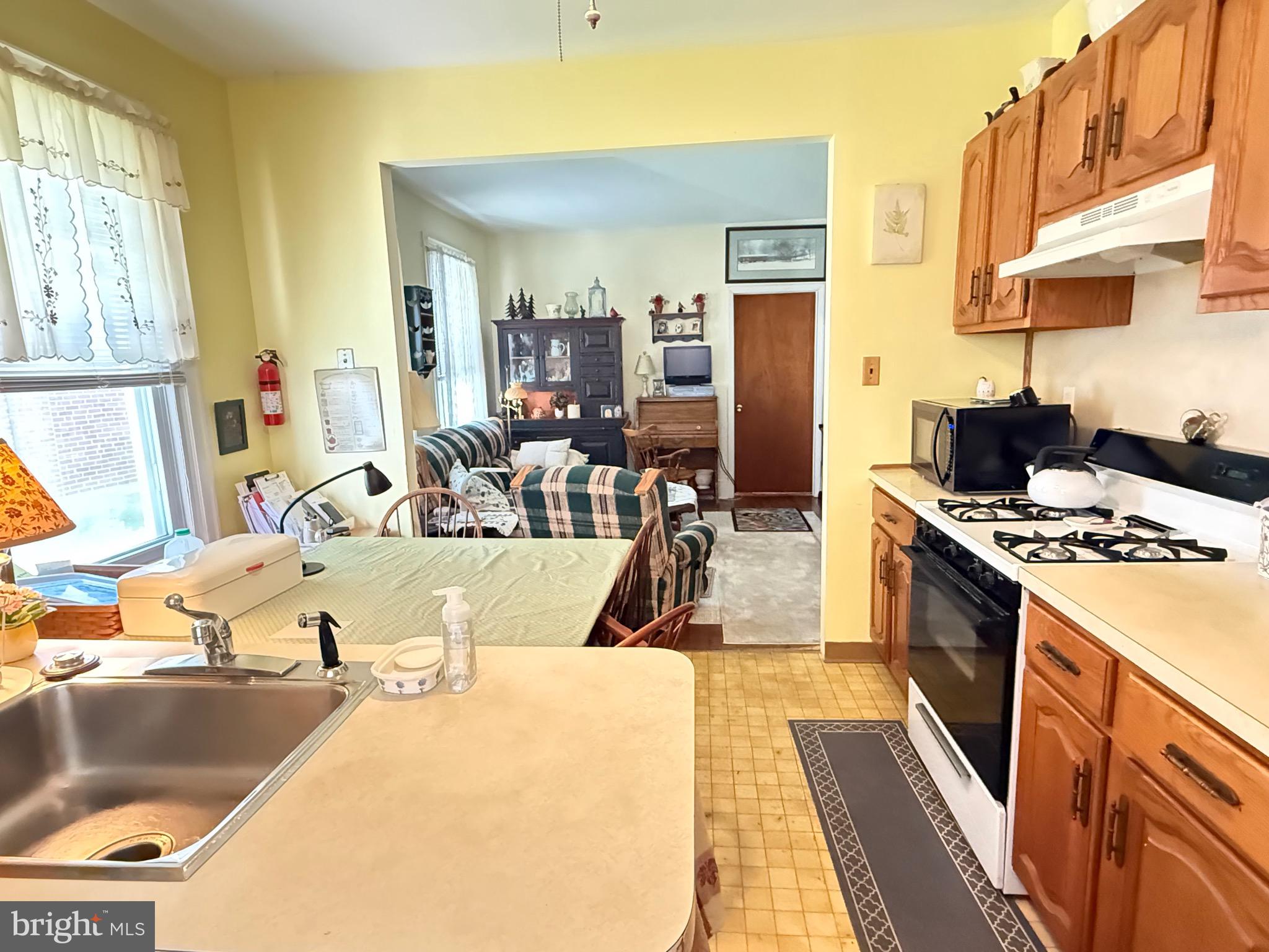 505 Ryers Avenue Cheltenham, PA 19012 - Photo 4 of 34 Kitchen