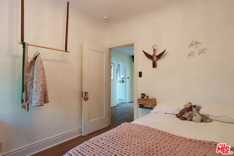 $2,449,000 | 1060 Superba Avenue, Venice, CA 90291