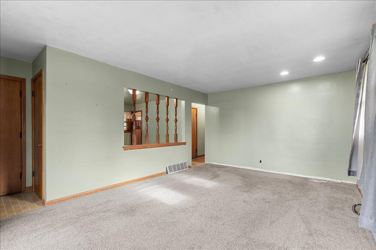 3223 West Cold Spring Road Greenfield, WI 53221 - Photo 5 of 35 08-Cold Spring-8