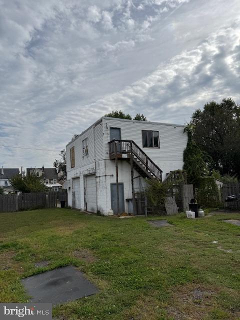 637 Spruce Street Bristol, PA 19007 - Photo 4 of 5 a view of house with backyard
