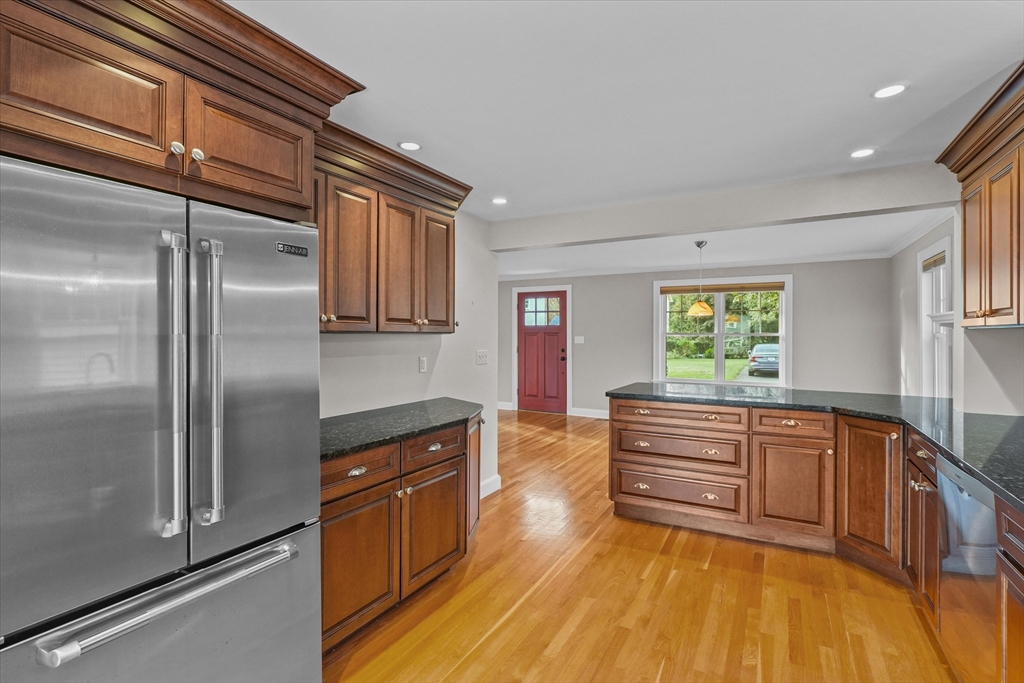 8 Beachmont Road Salem, MA 01970 - Photo 15 of 42 Gallery Image 15