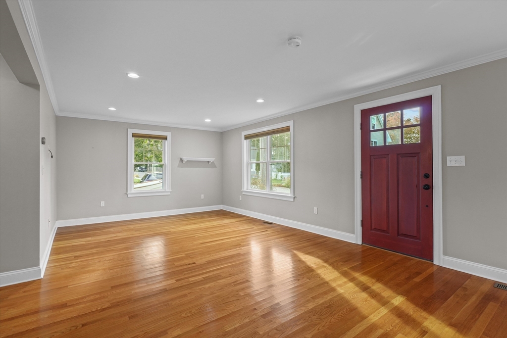 8 Beachmont Road Salem, MA 01970 - Photo 7 of 42 Gallery Image 7
