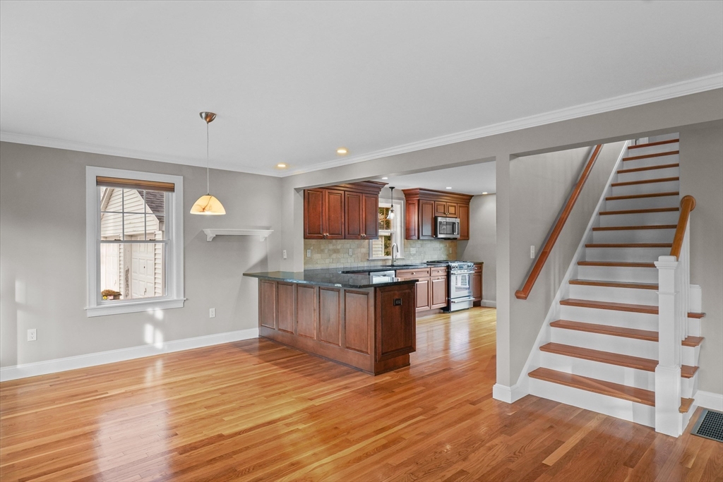 8 Beachmont Road Salem, MA 01970 - Photo 10 of 42 Gallery Image 10
